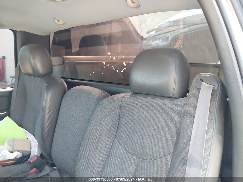 2005 Chevrolet Silverado 2500Hd Work Truck VIN: 1GBHC24U35E290607 Lot: 39790560