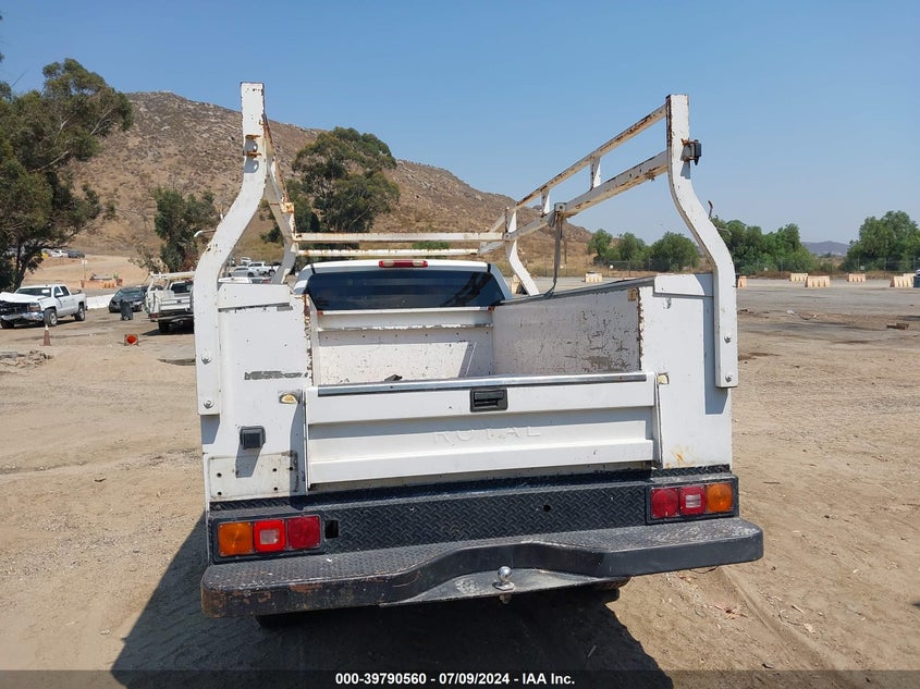 2005 Chevrolet Silverado 2500Hd Work Truck VIN: 1GBHC24U35E290607 Lot: 39790560