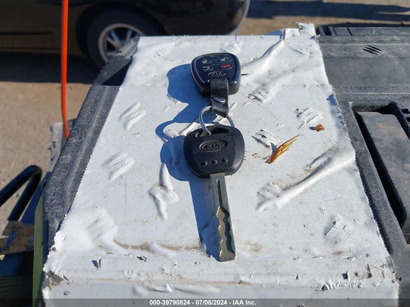 2004 Kia Amanti VIN: KNALD124X45016901 Lot: 39790824