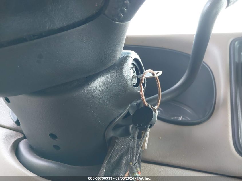 2002 Chevrolet Tahoe C1500 VIN: 1GNEC13Z32R163129 Lot: 39790933