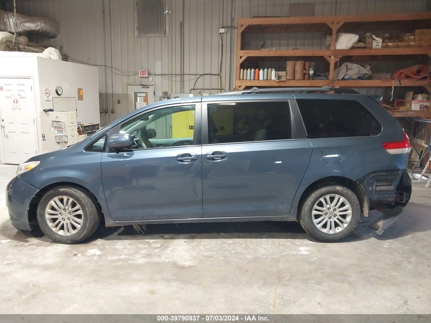 2014 Toyota Sienna Xle V6 8 Passenger VIN: 5TDYK3DC4ES410517 Lot: 39790937