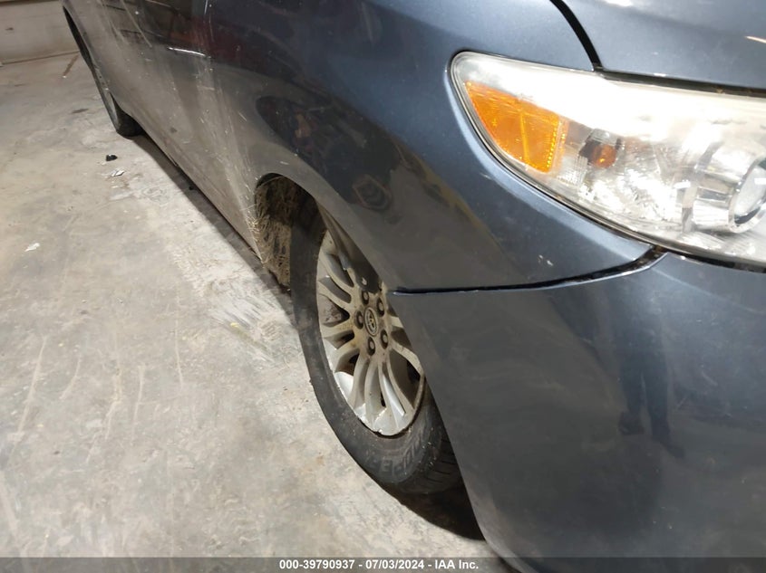 2014 Toyota Sienna Xle V6 8 Passenger VIN: 5TDYK3DC4ES410517 Lot: 39790937