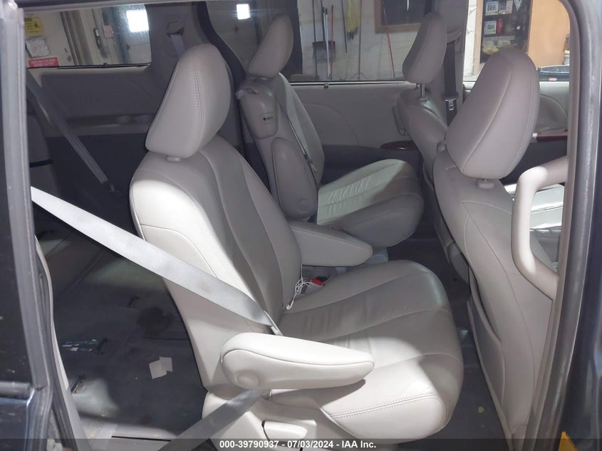 2014 Toyota Sienna Xle V6 8 Passenger VIN: 5TDYK3DC4ES410517 Lot: 39790937