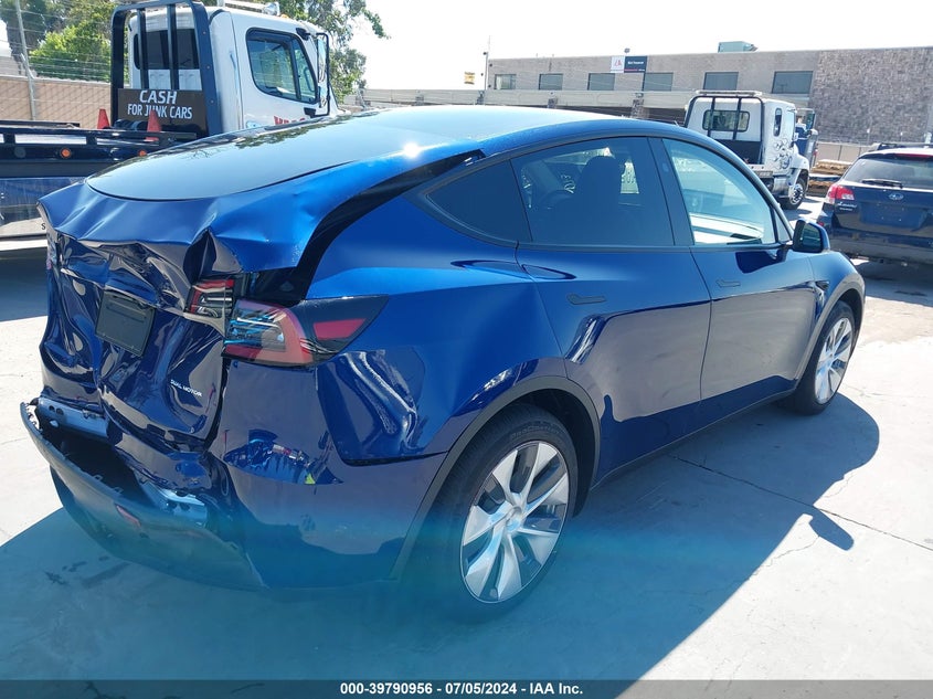 VIN 7SAYGDEE5RF002368 2024 TESLA MODEL Y