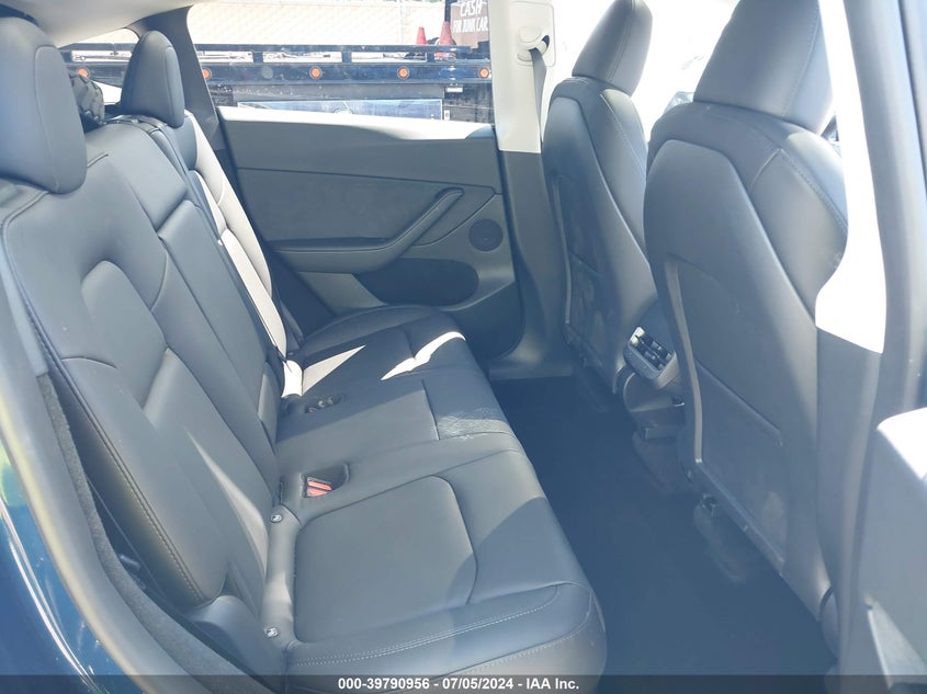 VIN 7SAYGDEE5RF002368 2024 TESLA MODEL Y
