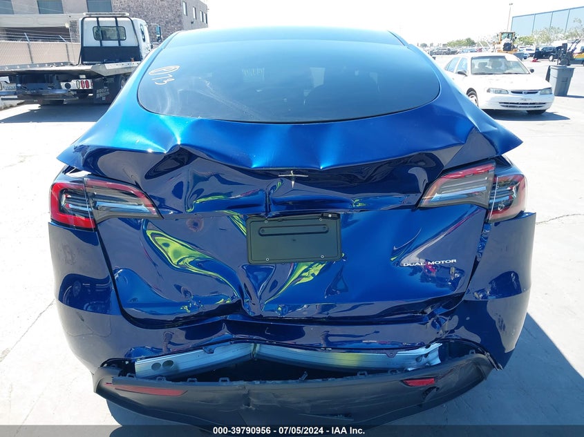 VIN 7SAYGDEE5RF002368 2024 TESLA MODEL Y