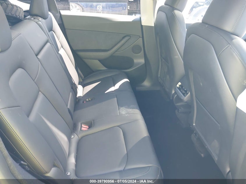 VIN 7SAYGDEE5RF002368 2024 TESLA MODEL Y