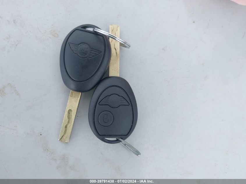 2002 Mini Cooper VIN: WMWRC33422TE10802 Lot: 39791438