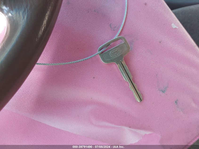 1999 Toyota Camry Le VIN: 4T1BG22K9XU552304 Lot: 39791490