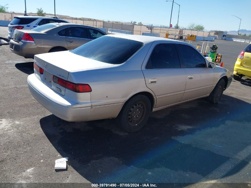 1999 Toyota Camry Le VIN: 4T1BG22K9XU552304 Lot: 39791490
