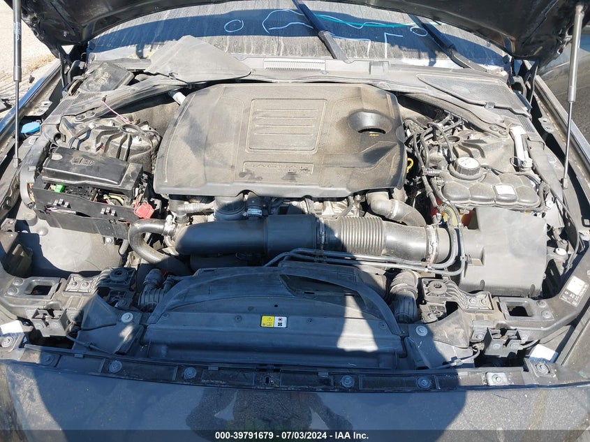 VIN SAJAR4FX7JCP27238 2018 JAGUAR XE