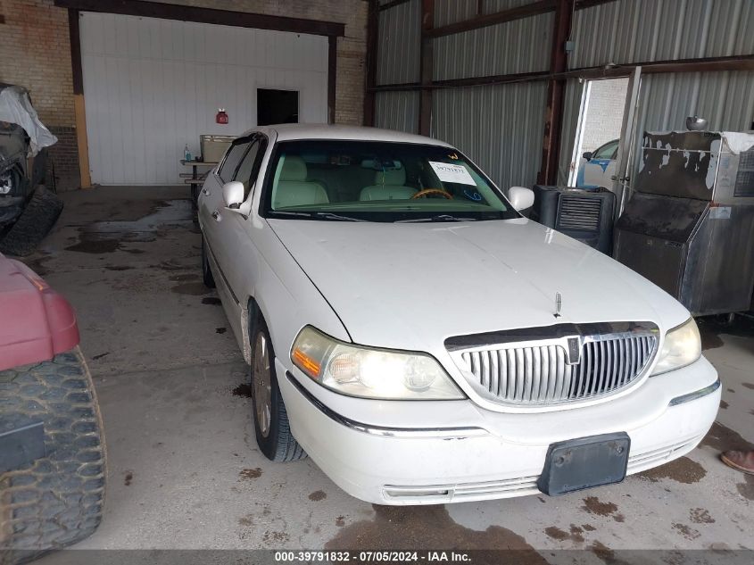 1LNHM83WX3Y623147 2003 Lincoln Town Car Cartier