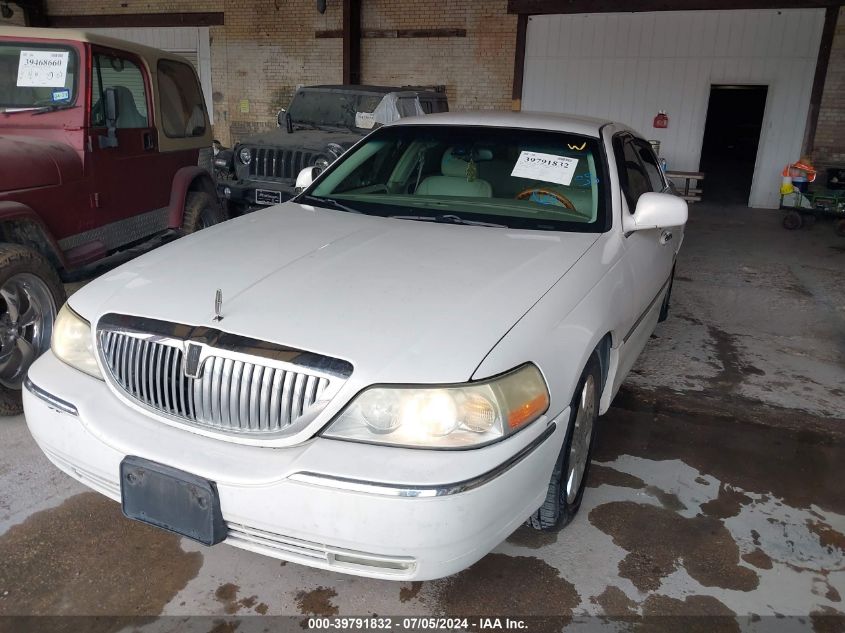 1LNHM83WX3Y623147 2003 Lincoln Town Car Cartier