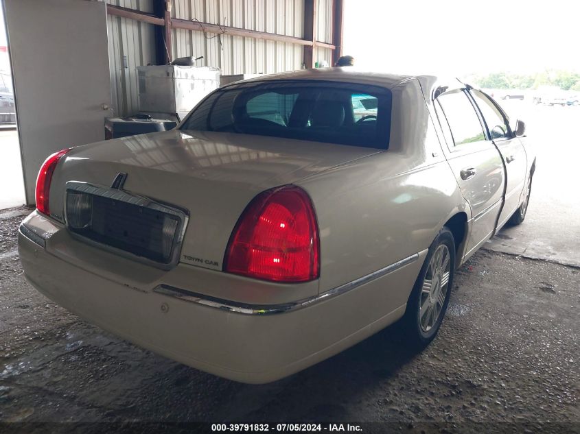 1LNHM83WX3Y623147 2003 Lincoln Town Car Cartier