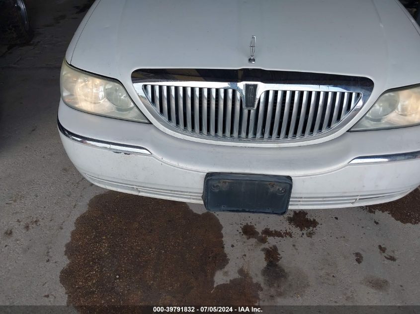 1LNHM83WX3Y623147 2003 Lincoln Town Car Cartier