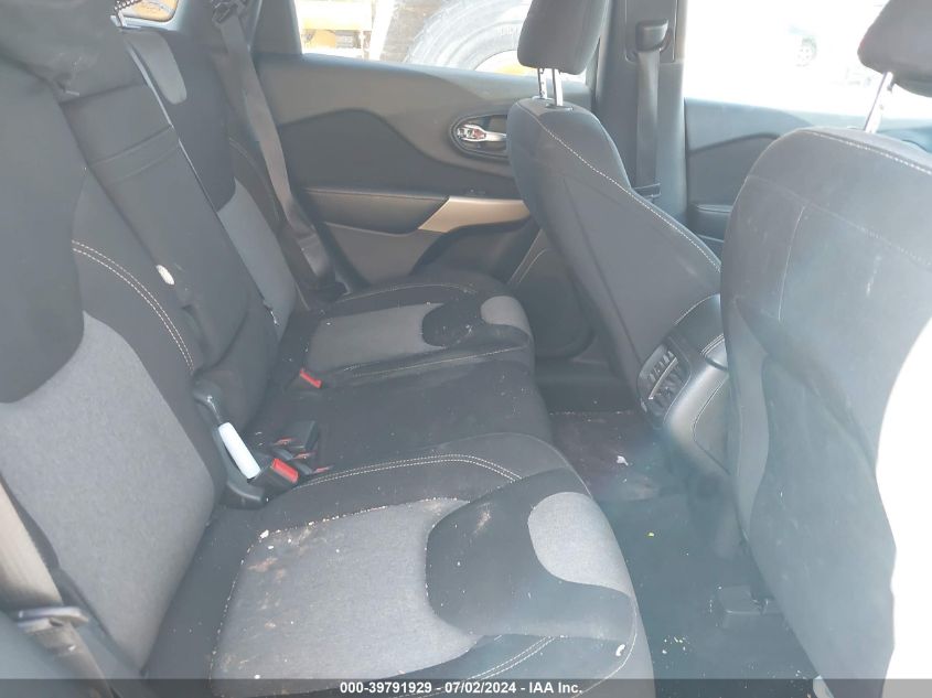 2018 Jeep Cherokee Latitude VIN: 1C4PJLCB6JD573473 Lot: 39791929