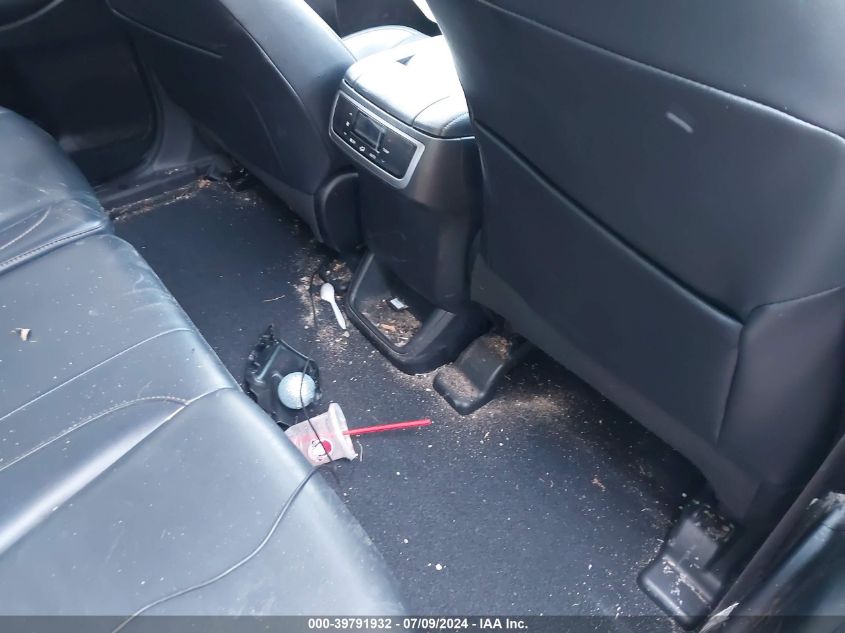 2019 Toyota Highlander Se/Xle VIN: 5TDJZRFH8KS922768 Lot: 39791932