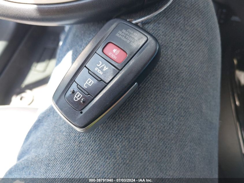 2017 Toyota Prius Prime Plus/Premium/Advanced VIN: JTDKARFP7H3038690 Lot: 39791940