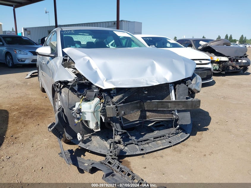 VIN KMHD74LF0HU109725 2017 HYUNDAI ELANTRA SE