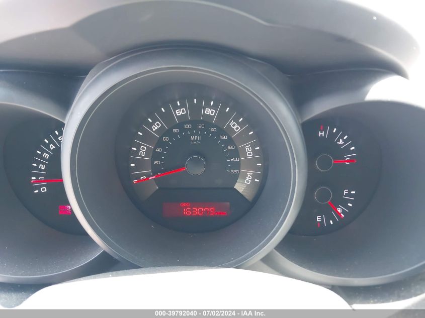 2011 Kia Soul VIN: KNDJT2A10B7304986 Lot: 39792040