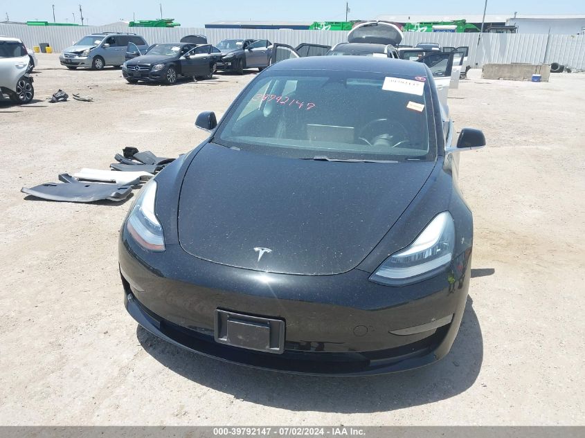 2018 Tesla Model 3 Long Range/Mid Range VIN: 5YJ3E1EAXJF152148 Lot: 39792147