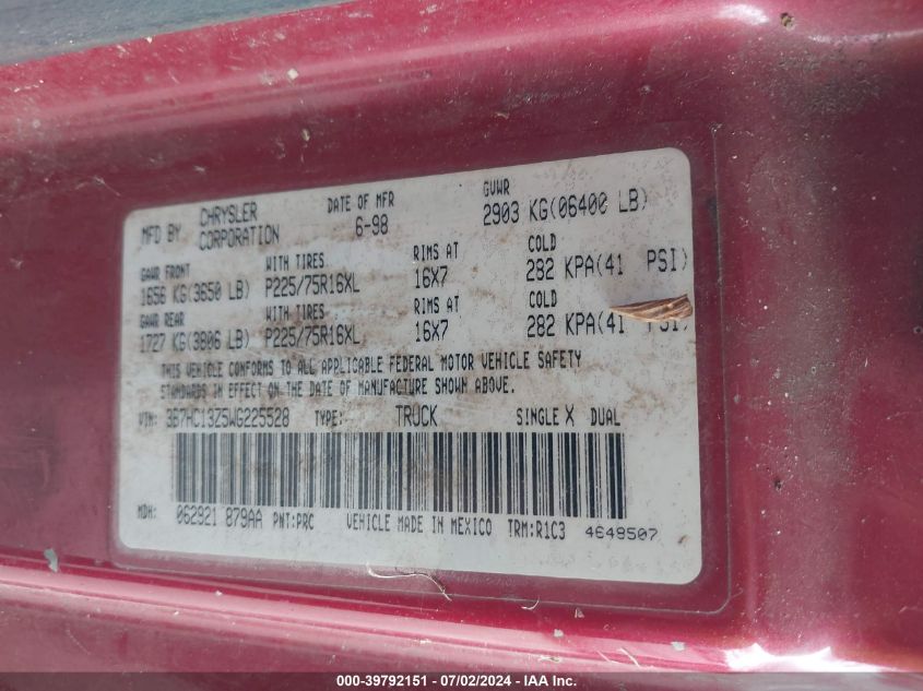 1998 Dodge Ram 1500 St VIN: 3B7HC13Z5WG225528 Lot: 39792151
