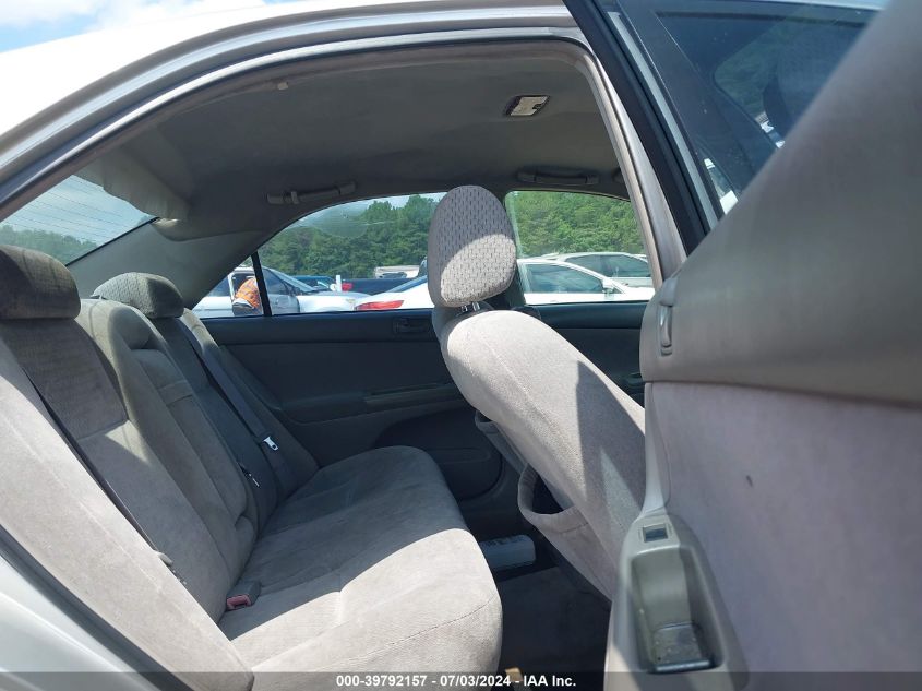 2004 Toyota Camry Le VIN: 4T1BE32K94U858703 Lot: 39792157