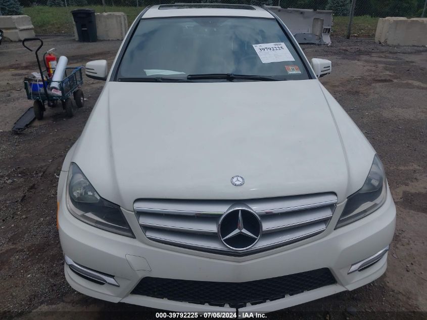 2012 Mercedes-Benz C 300 Luxury 4Matic/Sport 4Matic VIN: WDDGF8BBXCR233786 Lot: 39792225