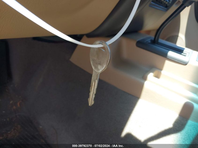 2000 Jeep Cherokee Classic VIN: 1J4FT58S3YL265844 Lot: 39792370