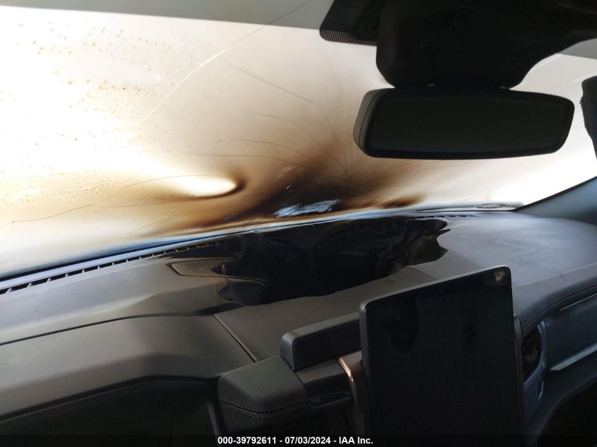 2023 Ford F-150 Lightning Lariat VIN: 1FTVW1EV7PWG00570 Lot: 39792611