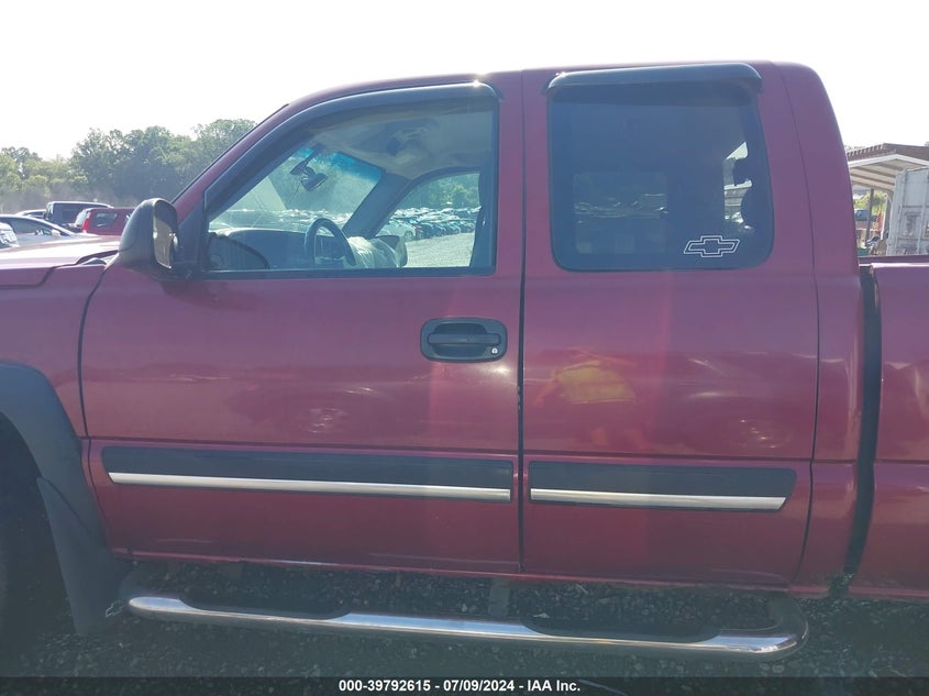 2005 Chevrolet Silverado 1500 Z71 VIN: 2GCEK19B551160266 Lot: 39792615