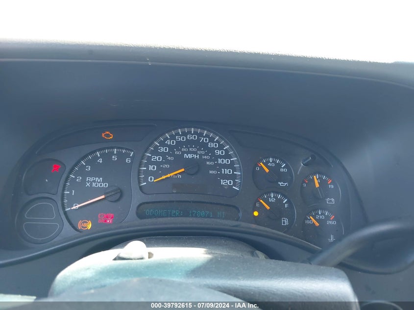 2005 Chevrolet Silverado 1500 Z71 VIN: 2GCEK19B551160266 Lot: 39792615