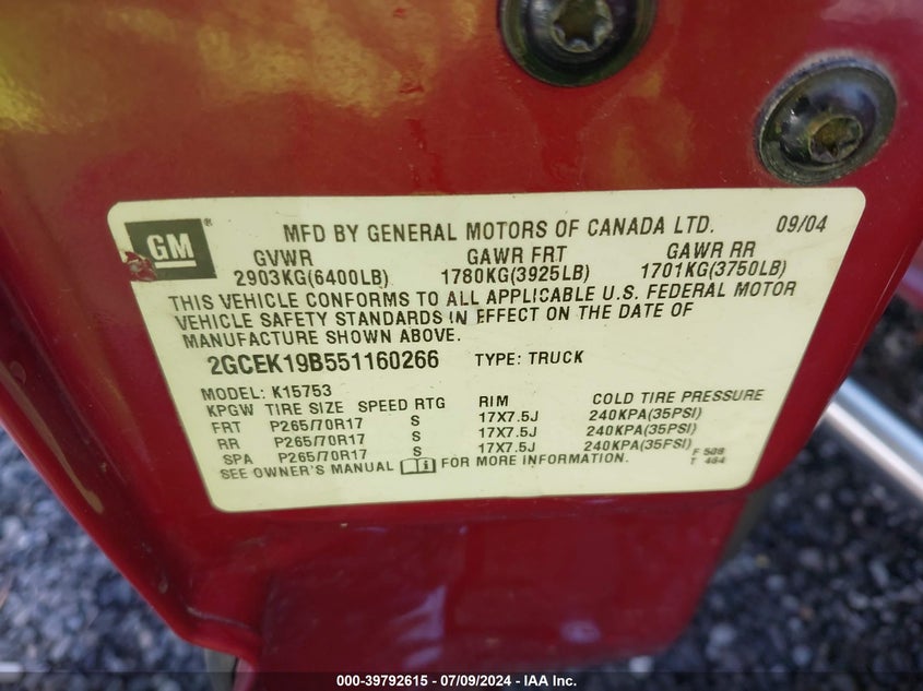 2005 Chevrolet Silverado 1500 Z71 VIN: 2GCEK19B551160266 Lot: 39792615
