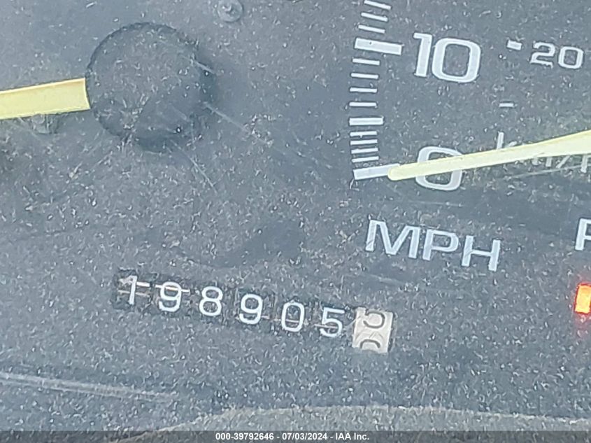 1996 Chevrolet Gmt-400 K1500 VIN: 2GCEK19R0T1210629 Lot: 39792646