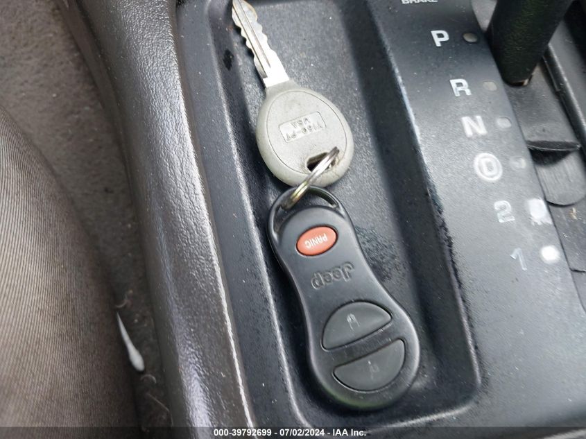 2002 Jeep Grand Cherokee Laredo VIN: 1J4GX48S12C309981 Lot: 39792699