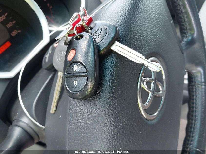 2011 Toyota Tacoma Prerunner V6 VIN: 5TFKU4HNXBX001090 Lot: 39792880