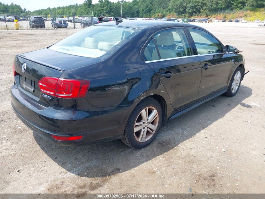 2013 VOLKSWAGEN JETTA HYBRID SEL - 3VW637AJ6DM298409