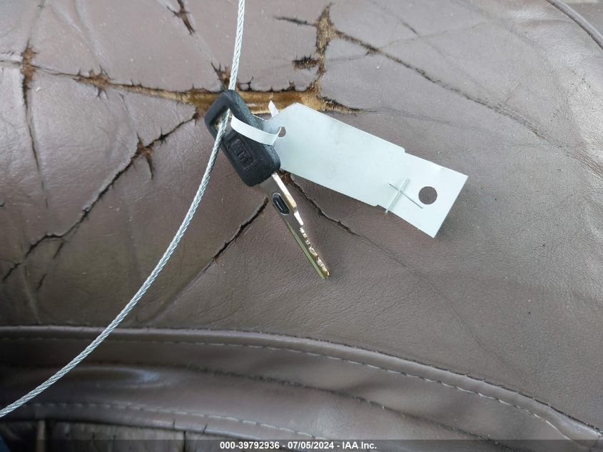 1994 Buick Roadmaster VIN: 1G4BN52P9RR403223 Lot: 39792936