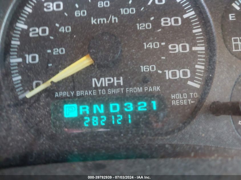 2000 Chevrolet Suburban 1500 Ls VIN: 3GNEC16T8YG174708 Lot: 39792939