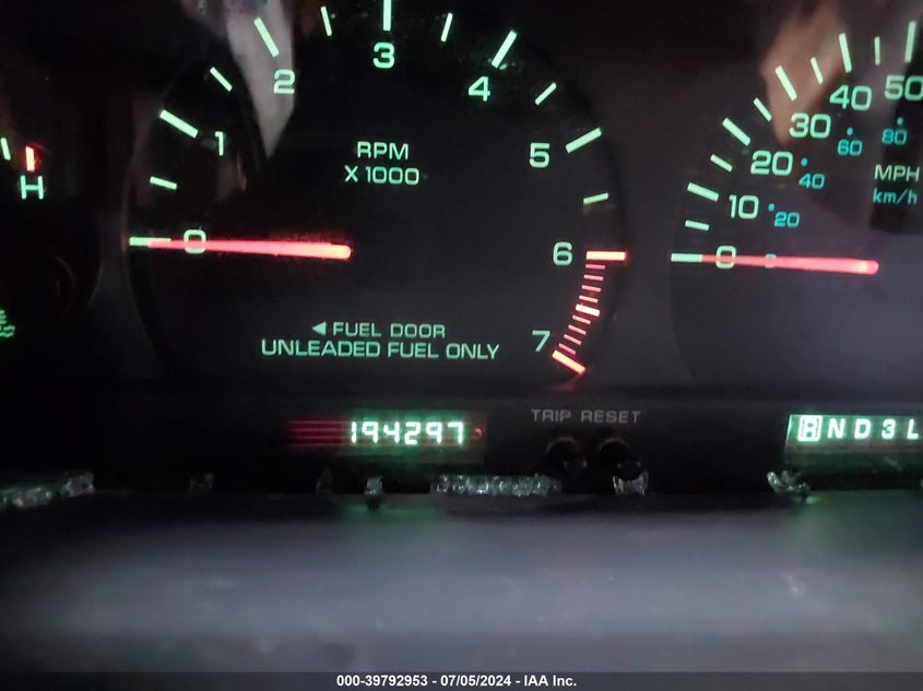 2000 Chrysler Town & Country Lx VIN: 1C4GP44G4YB574027 Lot: 39792953