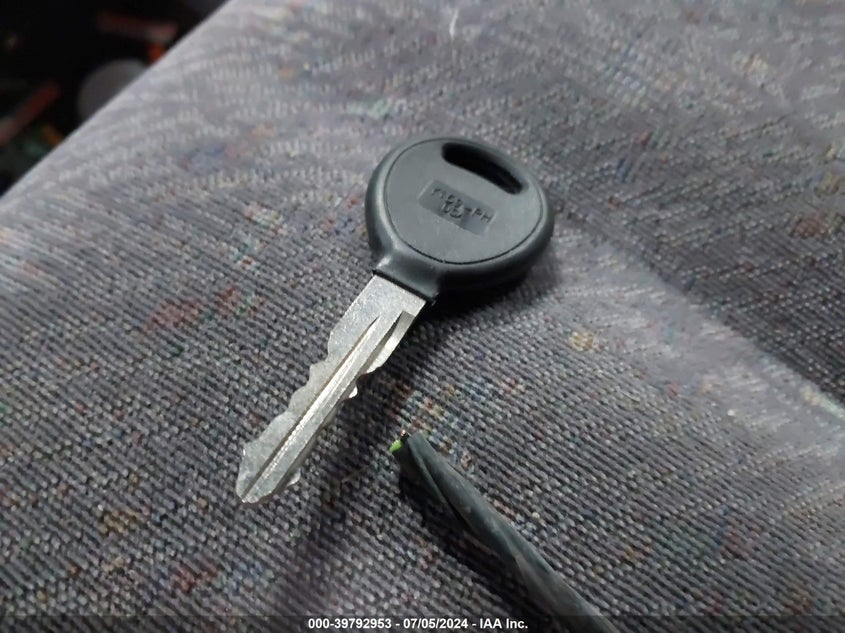 2000 Chrysler Town & Country Lx VIN: 1C4GP44G4YB574027 Lot: 39792953