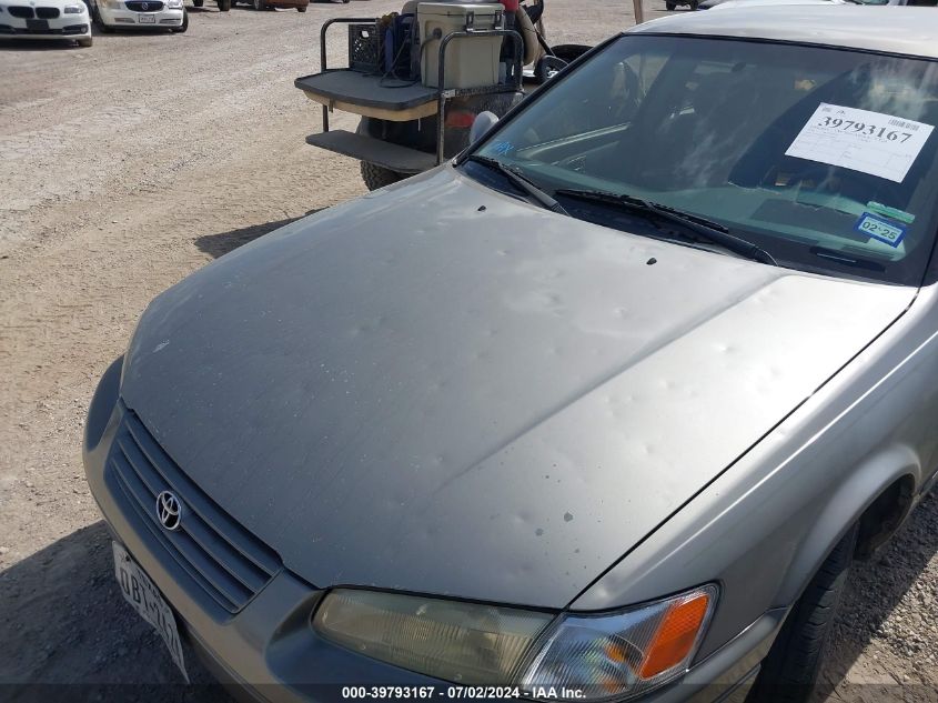 1999 Toyota Camry Le VIN: 4T1BG22K7XU494824 Lot: 39793167