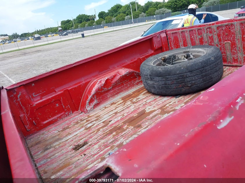 2001 Chevrolet Silverado 1500 VIN: 1GCEC14WX1Z152883 Lot: 39793171