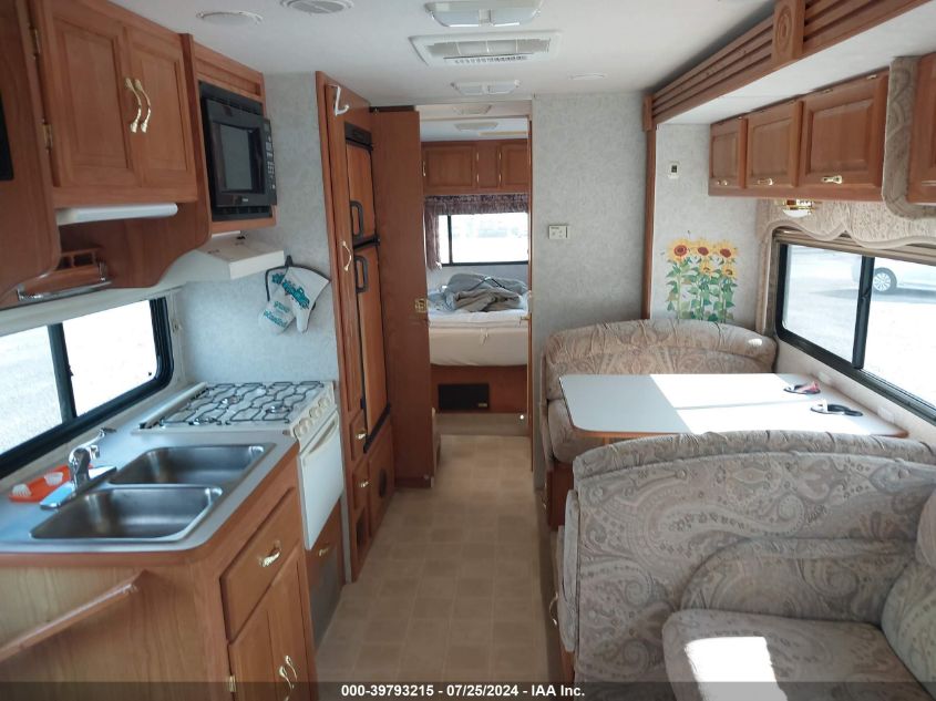 2003 Ford Econoline E450 Super Duty Cutwy Van VIN: 1FDXE45S93HA10898 Lot: 39793215