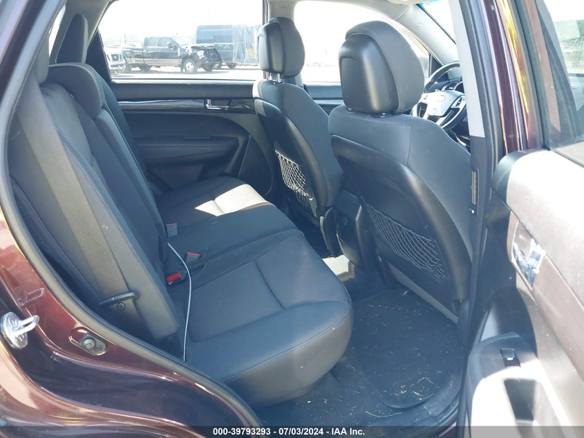 2011 Kia Sorento Lx V6 VIN: 5XYKTDA20BG165809 Lot: 39793293