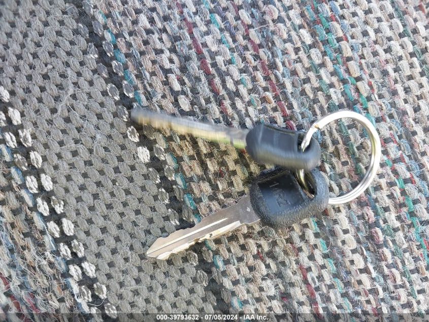 1995 Chevrolet Gmt-400 C2500 VIN: 1GCGC24K4SZ270120 Lot: 39793632