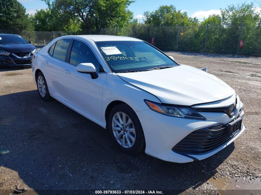 4T1B11HK4JU128264 2018 TOYOTA CAMRY - Image 1