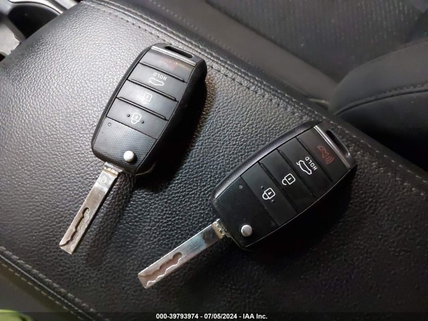 2016 Kia Optima Lx VIN: KNAGT4L33G5117102 Lot: 39793974