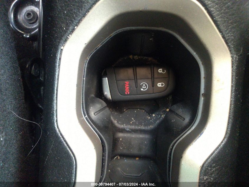 2017 Jeep Renegade Latitude Fwd VIN: ZACCJABB1HPF73722 Lot: 39794407