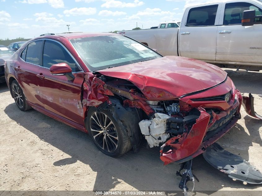 4T1B11HK2JU646695 2018 TOYOTA CAMRY - Image 1